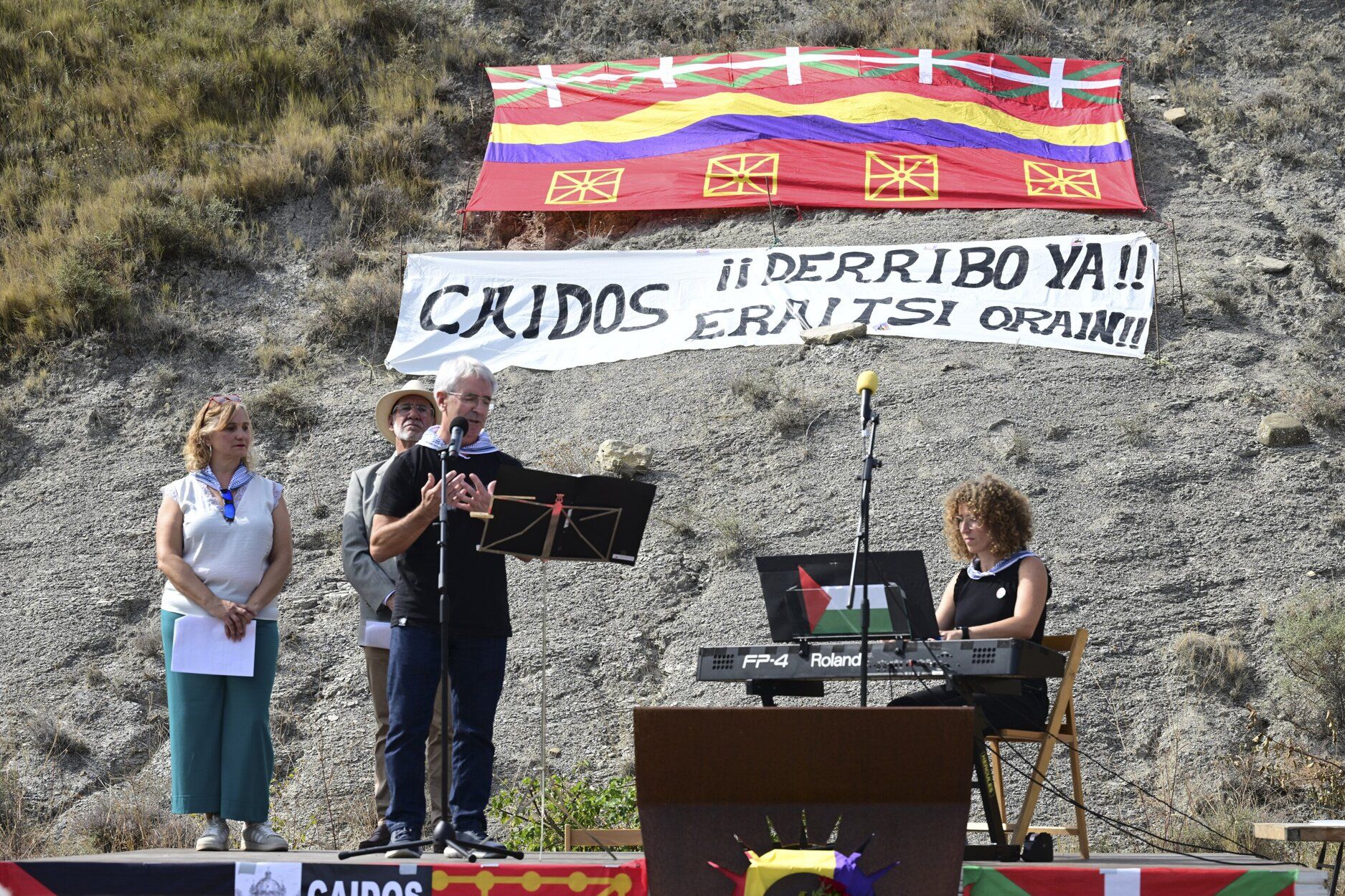 Fotos del homenaje en Ibero a las personas fusiladas durante el franquismo