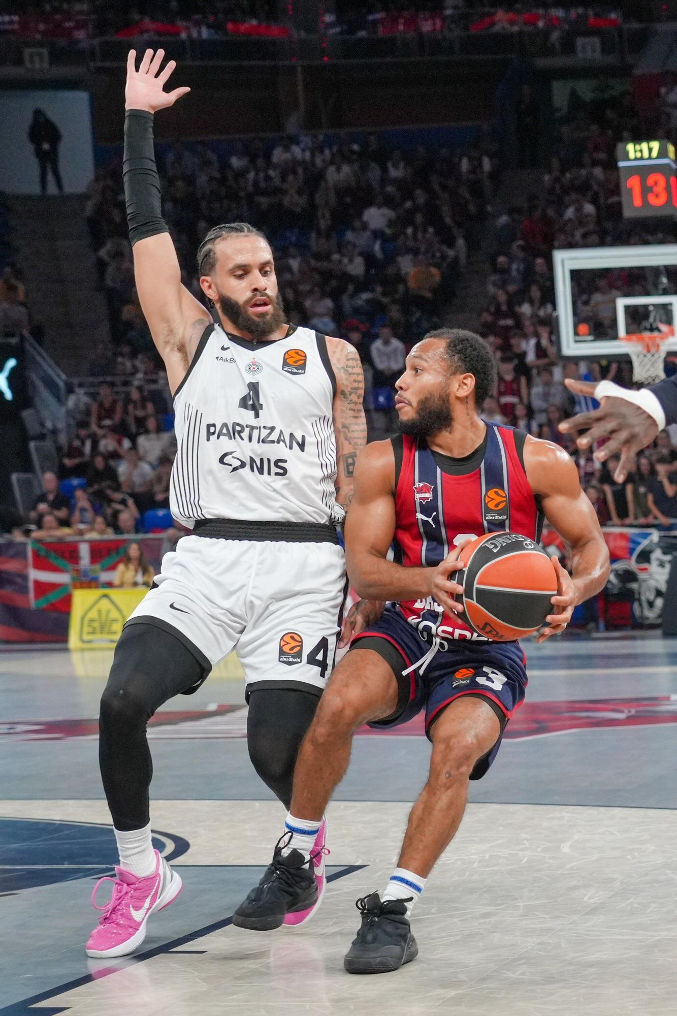 Todas las fotos del Baskonia-Partizan en el Buesa Arena
