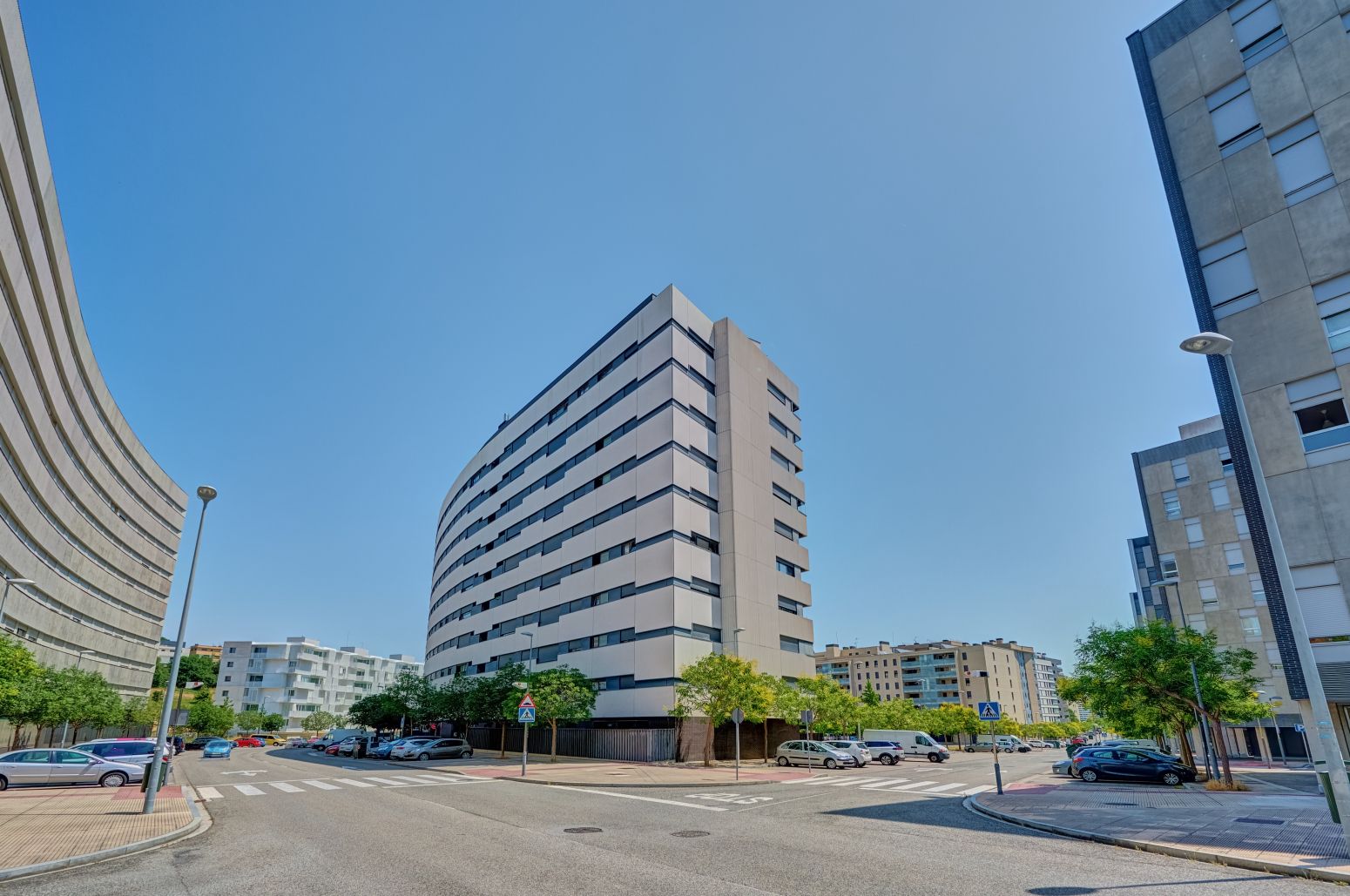 Ripagaina se supera: sale a la venta un espectacular ático-dúplex con terraza de 45 m² a un paso del centro de Pamplona