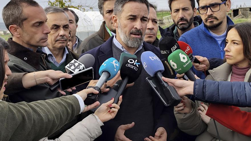 La ultraderecha se zurra entre sí por dinero