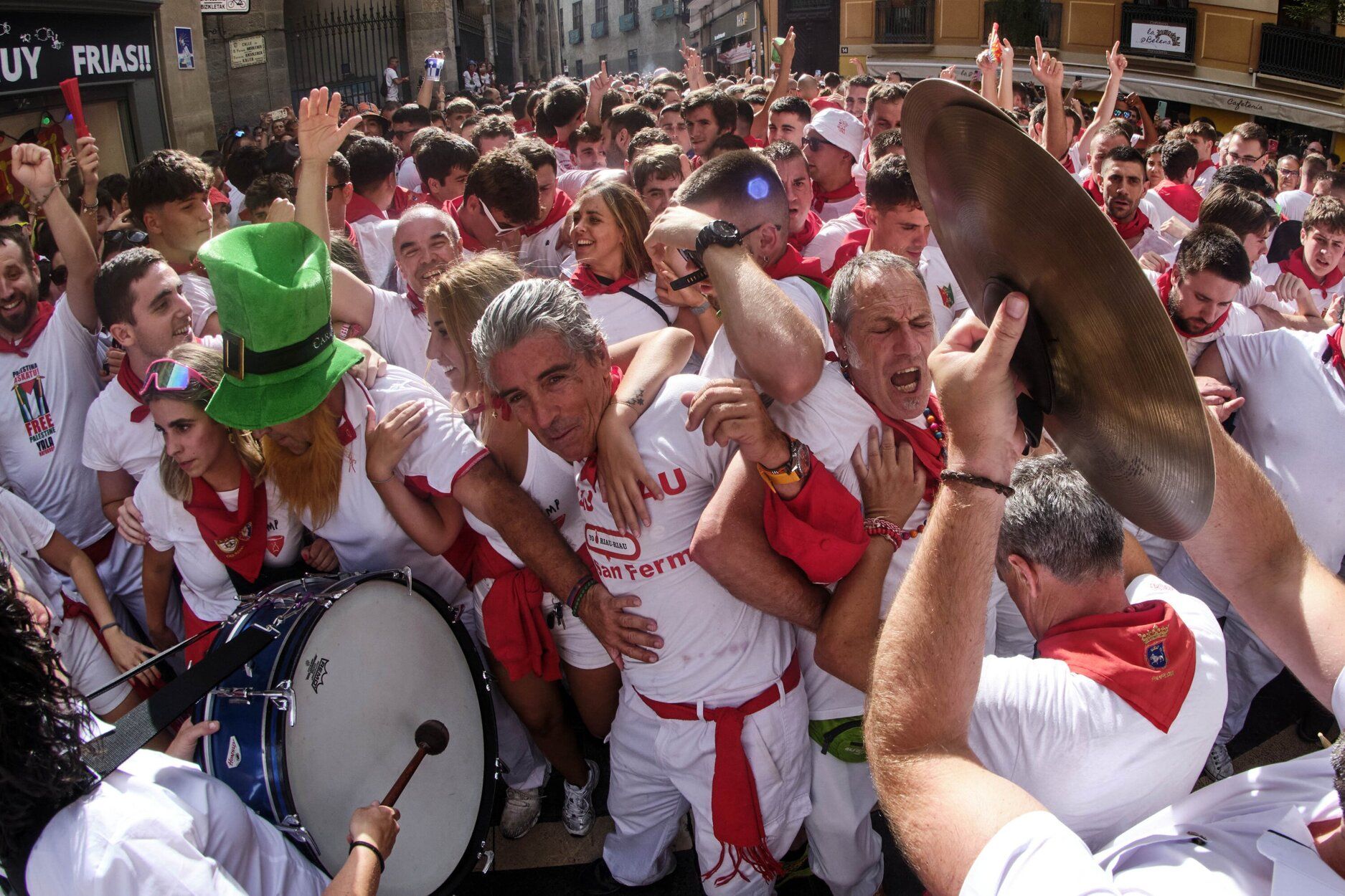 GALERÍA / Pamplona vibra con un multitudinario 'Riau-Riau'