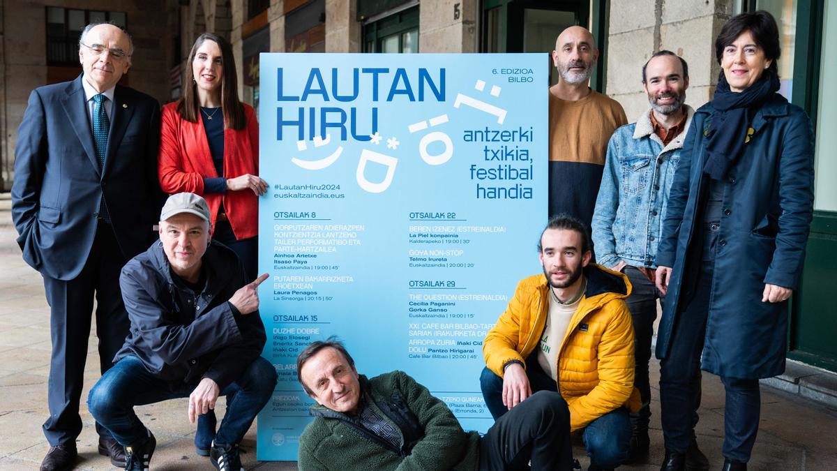 &#039;Lautan hiru, antzerki txikia festibal handia&#039;  jaialdiaren aurkezpena.