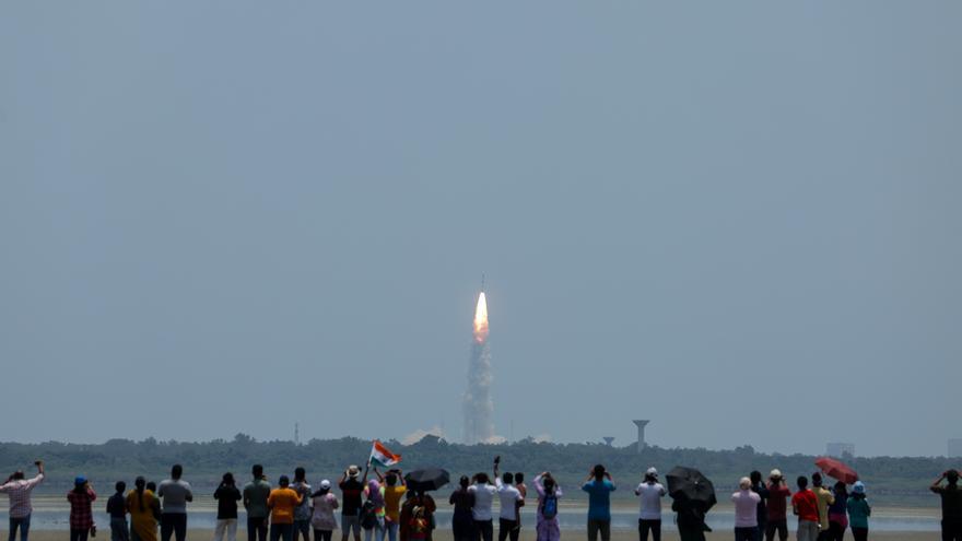 La India lanza con éxito su primera misión espacial para estudiar el Sol