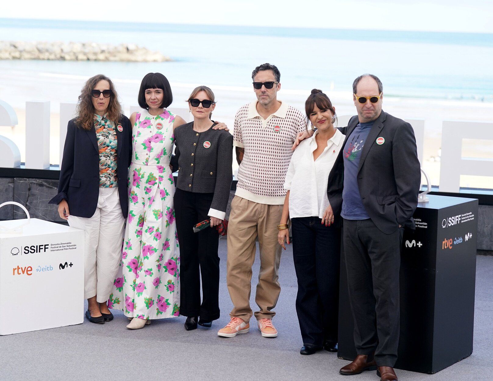 Marian Fernández, Miren Gaztañaga, Nagore Aranburu, Koldo Almandoz, Sara Cozar y Josean Bengoetxea, en la presentación de Zeru Ahotsak