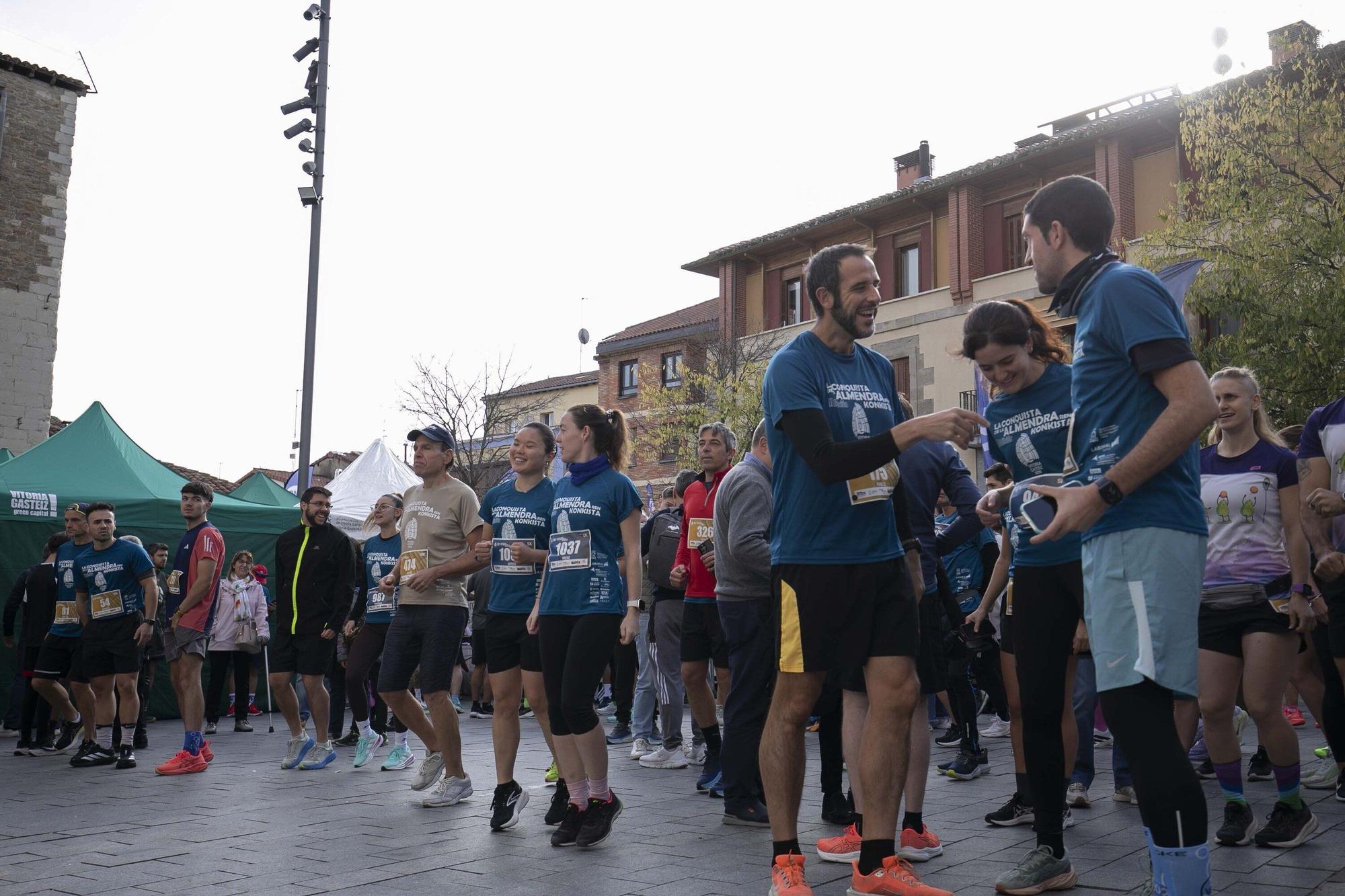 En imágenes: Buen tiempo y buen ambiente en la Conquista de la Almendra (¡Búscate en las fotos!)