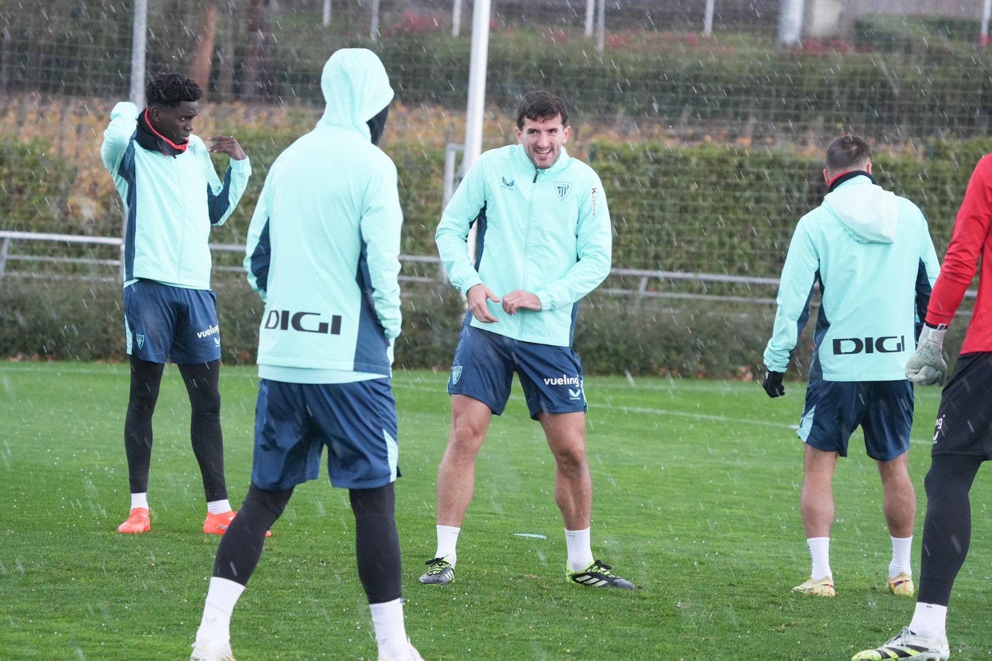 En imágenes: el Athletic entrena con todos sus efectivos disponibles