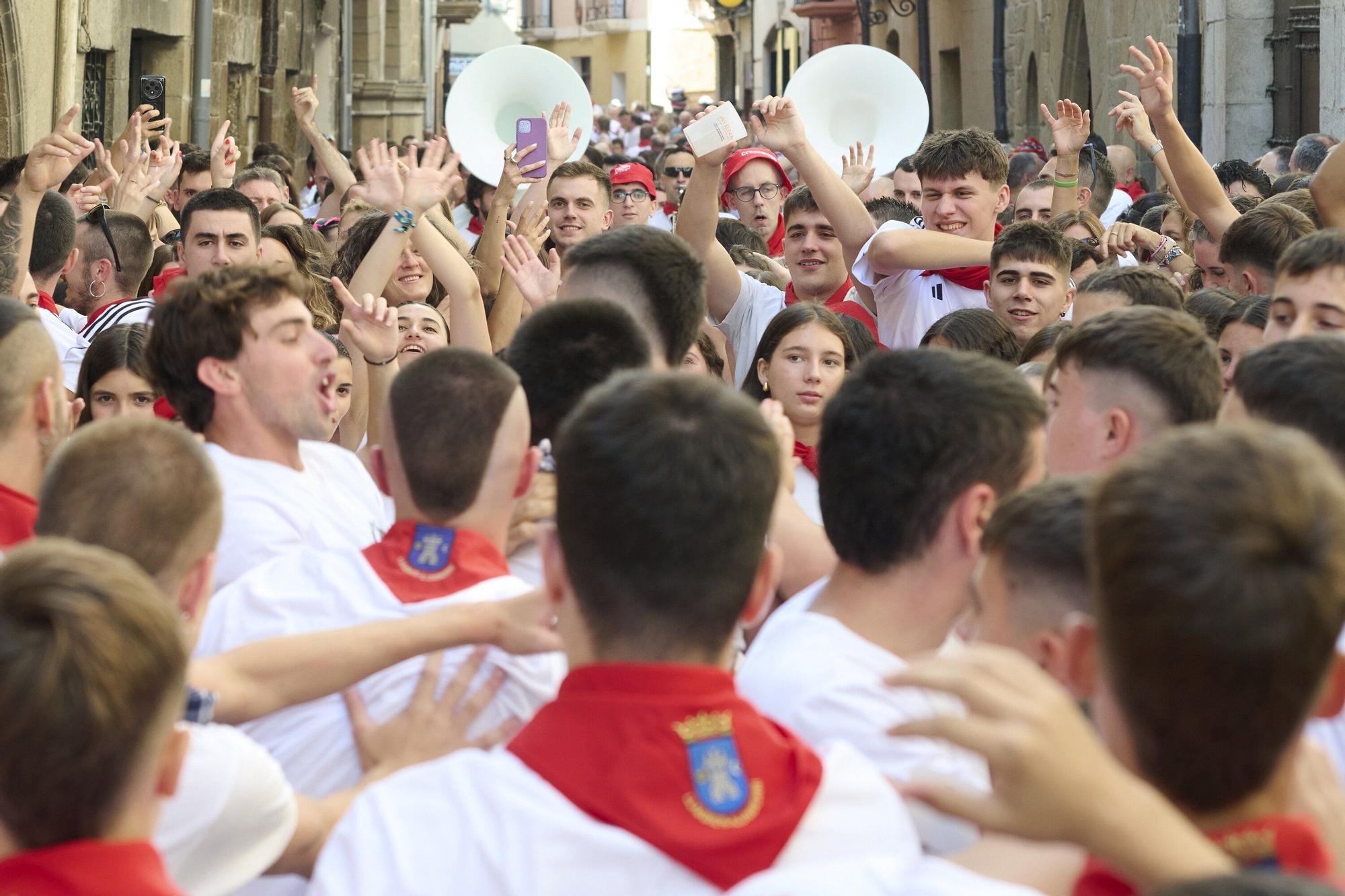 Fotos del cohete de fiestas de Lumbier 2025