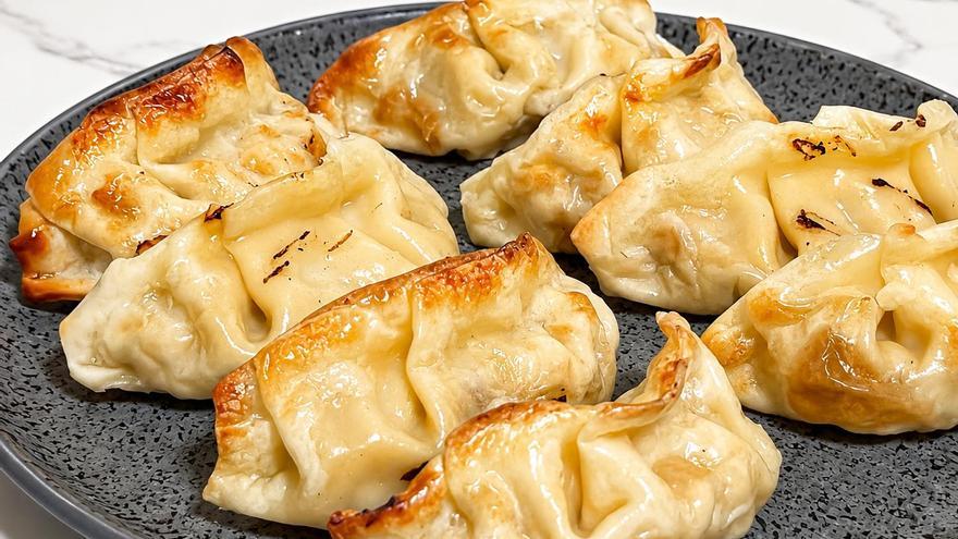 Gyozas de cigala y merluza con lima, una receta fácil para sorprender