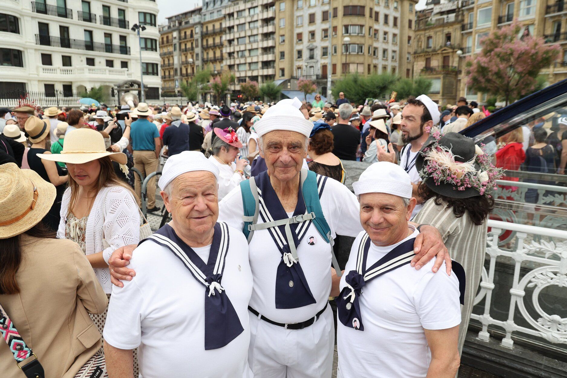 [Fotos] Donostia, hasta el 'gorro'