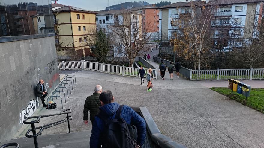 El polideportivo de Aretxabaleta continúa cerrado mientras se trabaja para reabrir este miércoles