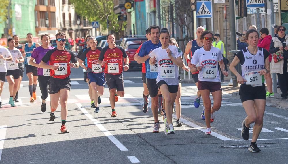 Imágenes de la carrera de Hiru Herri en Huarte este domingo