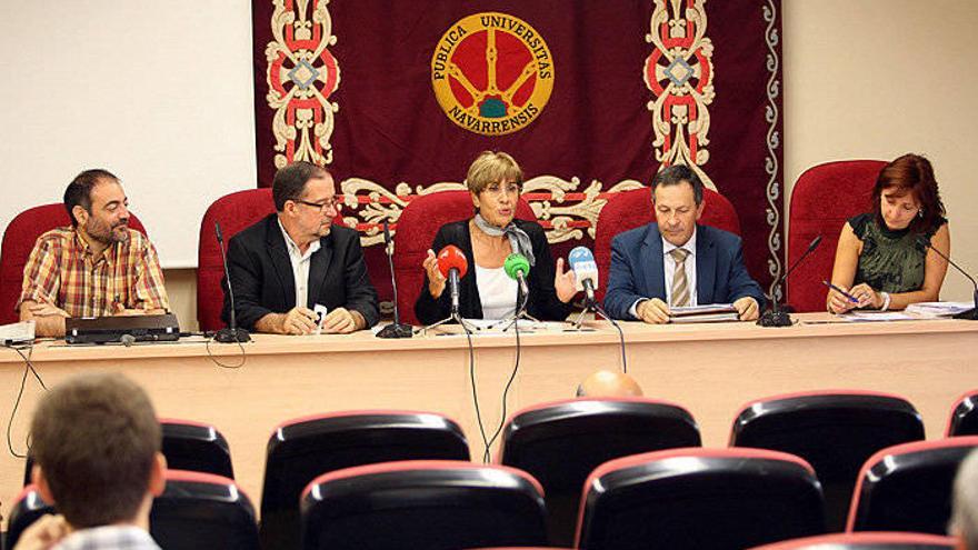 De izquierda a derecha: Alfredo Hoyuelos, Vicenç Arnáiz, Camino Oslé, Maximino Gómez y Amalia Cuartero.