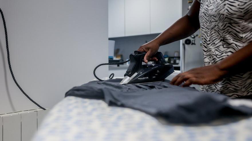 “El desgaste psicológico del trabajo de interna es tremendo”
