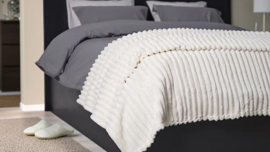 Colcha GULLSTRÅLE en color blanco