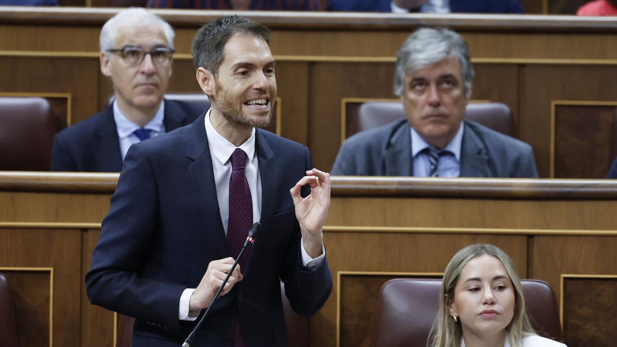 Sergio Sayas interviene en una sesión de control al Ejecutivo