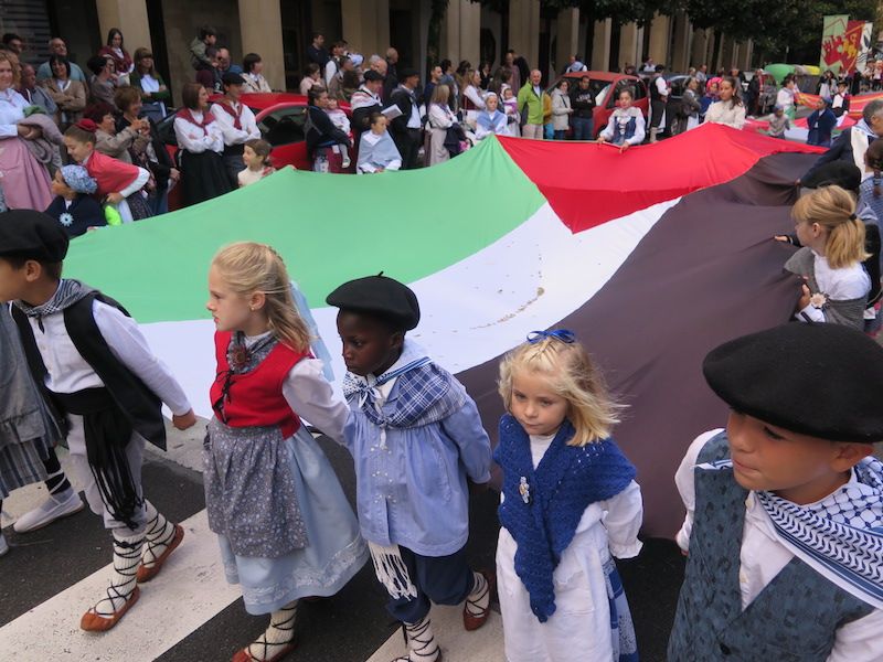 El desfile de la Euskal Jaia de Urretxu, en imágenes