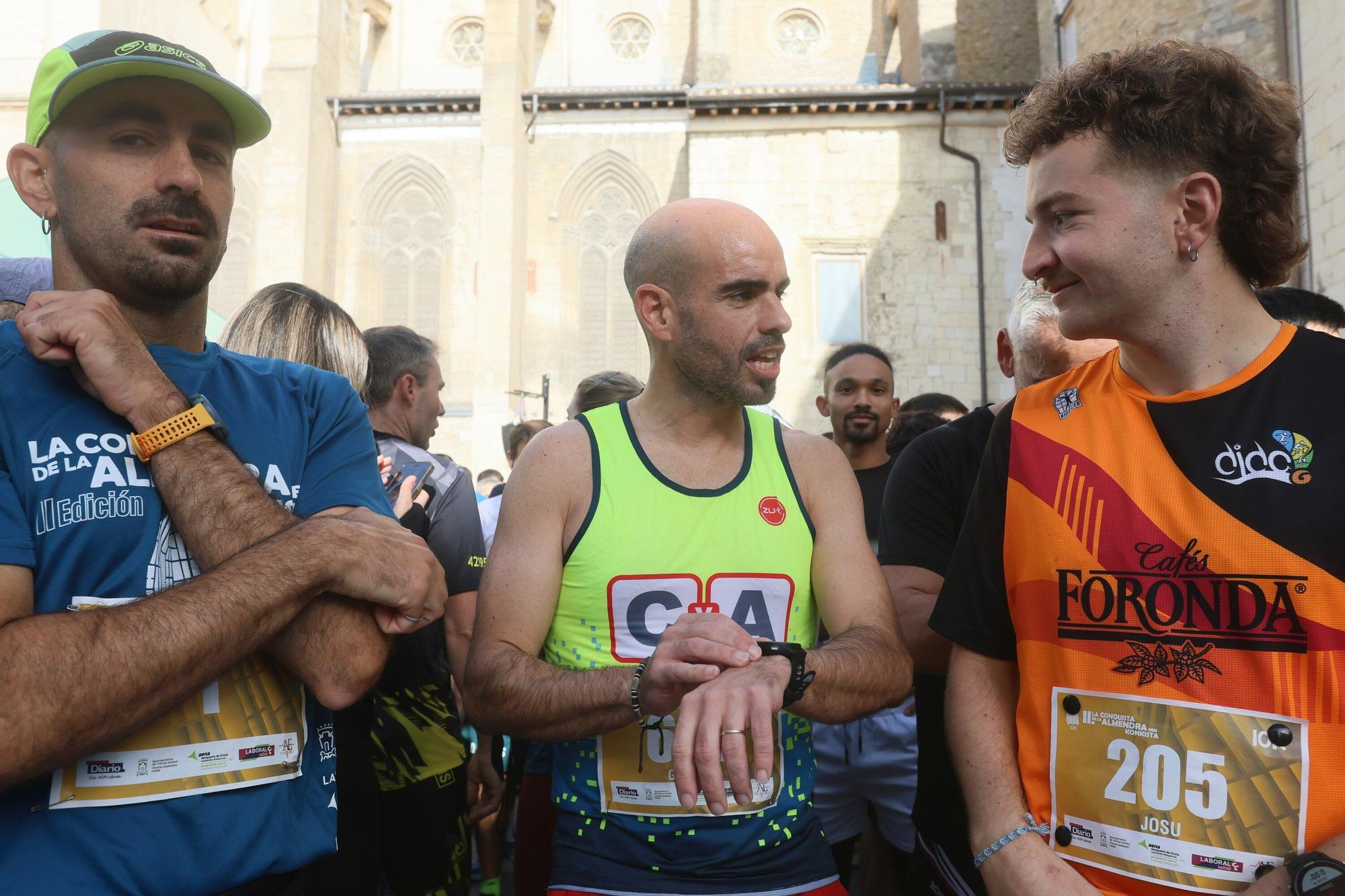 En imágenes: Buen tiempo y buen ambiente en la Conquista de la Almendra (¡Búscate en las fotos!)