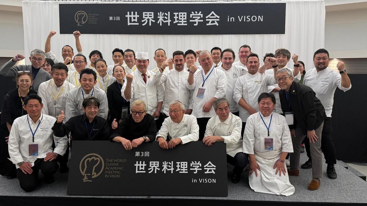 Foto de familia de los asistentes al Congreso sobre gastronomía vasca
