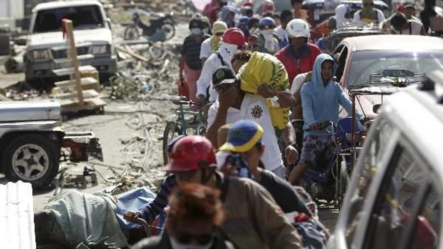El Gobierno filipino aumenta a 3.621 muertos el balance de víctimas por el tifón Haiyan