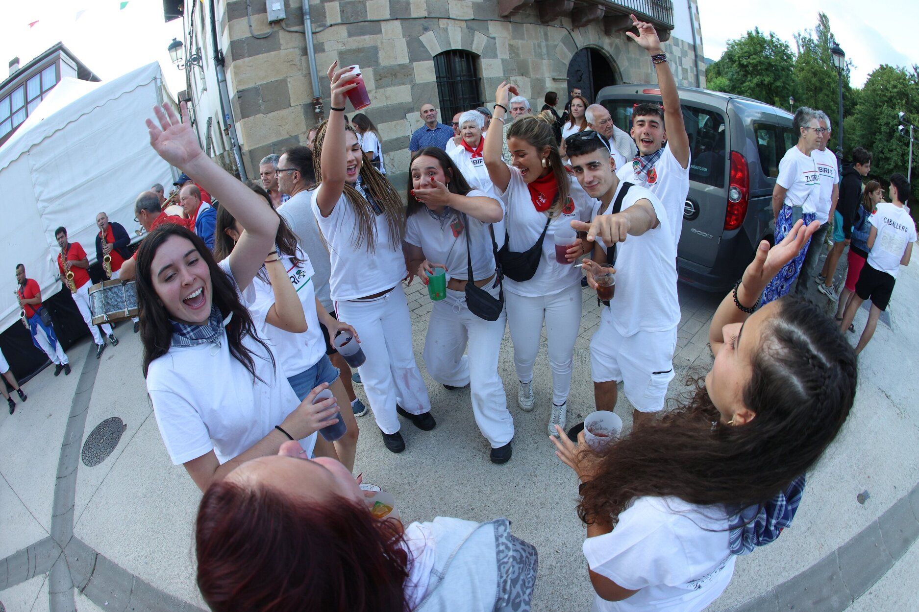 Fotos del cohete de fiestas de Zubiri