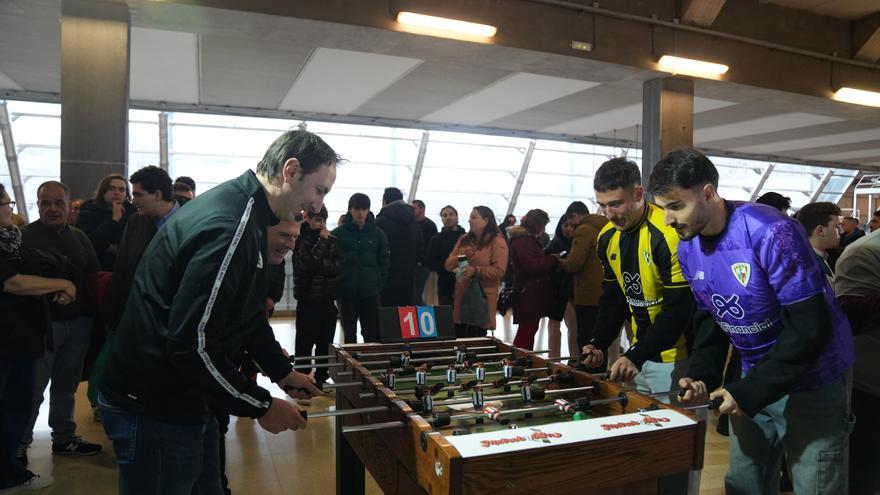 Arranca la primer campeonato de futbolín de Metro Bilbao en la estación de Ansio