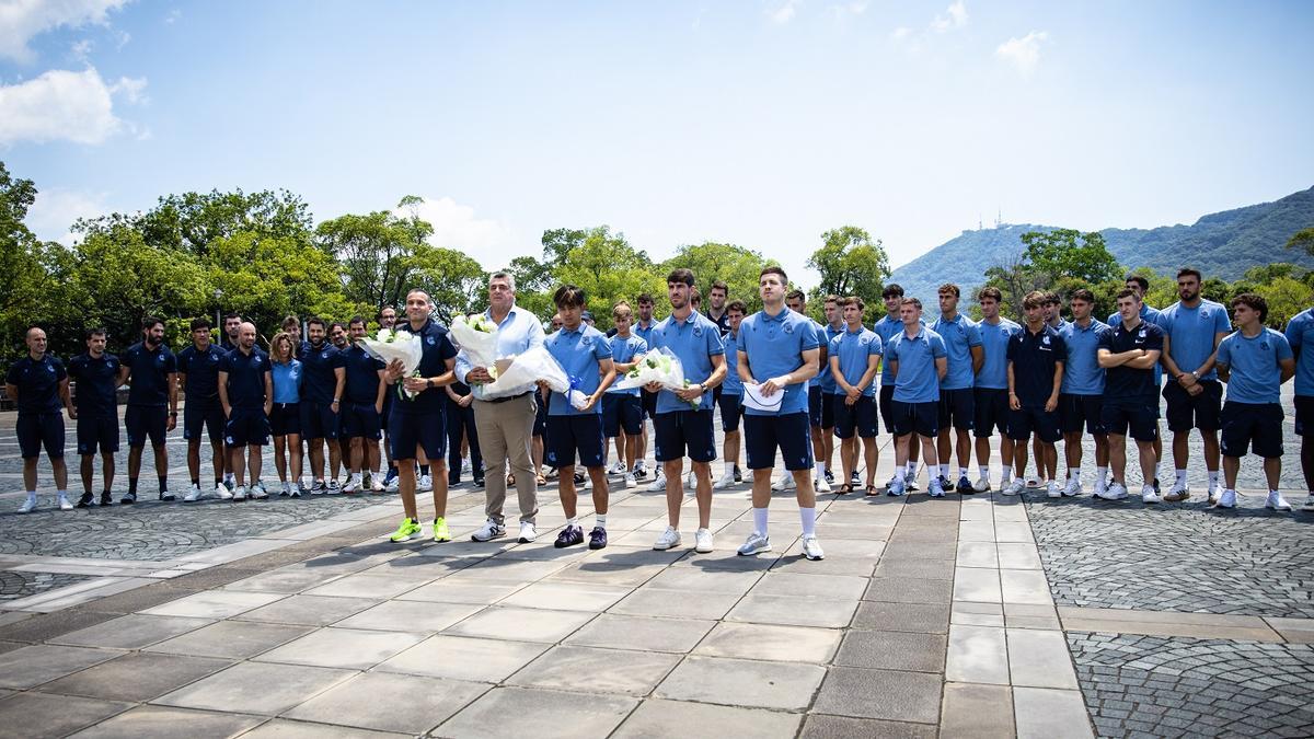 Emotiva visita de la Real Sociedad al Museo de la Bomba Atómica en Nagasaki