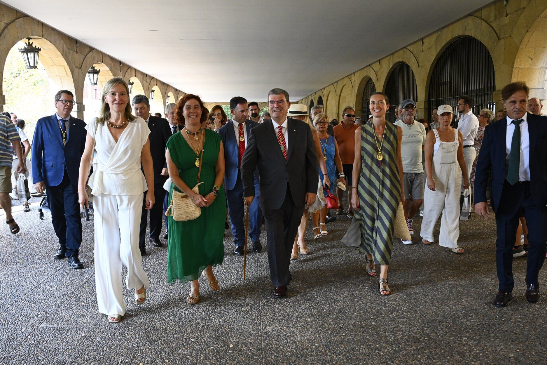 En imágenes: miles de files abarrotan Begoña para honrar a la 'amatxu'