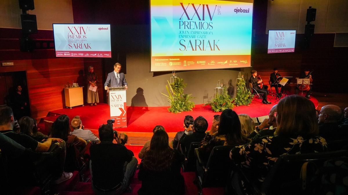 El palacio Europa ha acogido la entrega de los premios Ajebask 2025