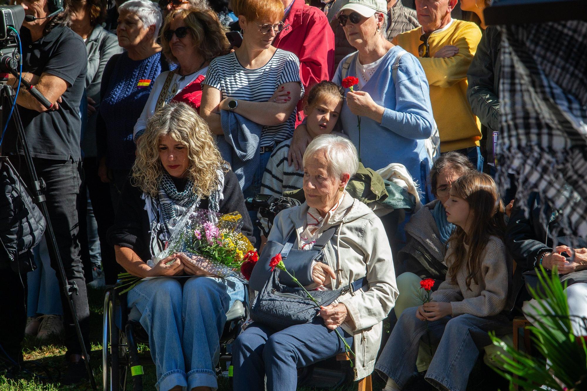 Inauguración del monumento en homenaje a las víctimas de la represión franquista en la Rochapea
