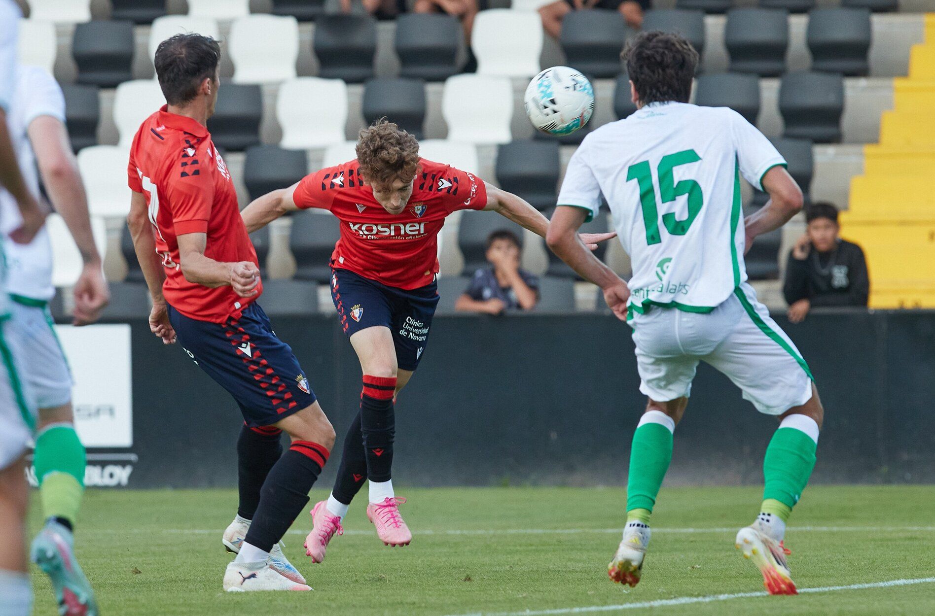 Fotos del partido amistoso entre Osasuna y Racing