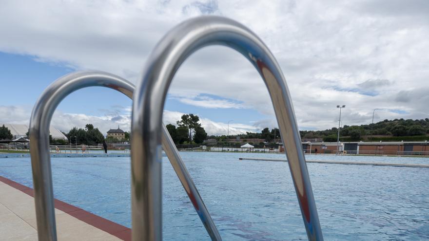 Fallece una niña de tres años que encontraron flotando en una piscina en Mallorca