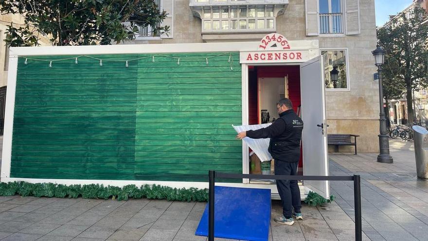 Todo listo para que el Ascensor Mágico de la plaza Arca se eleve