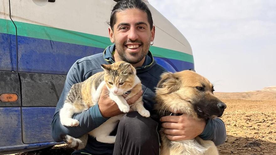 El angustioso momento de un influencer vizcaino y sus mascotas en Marruecos