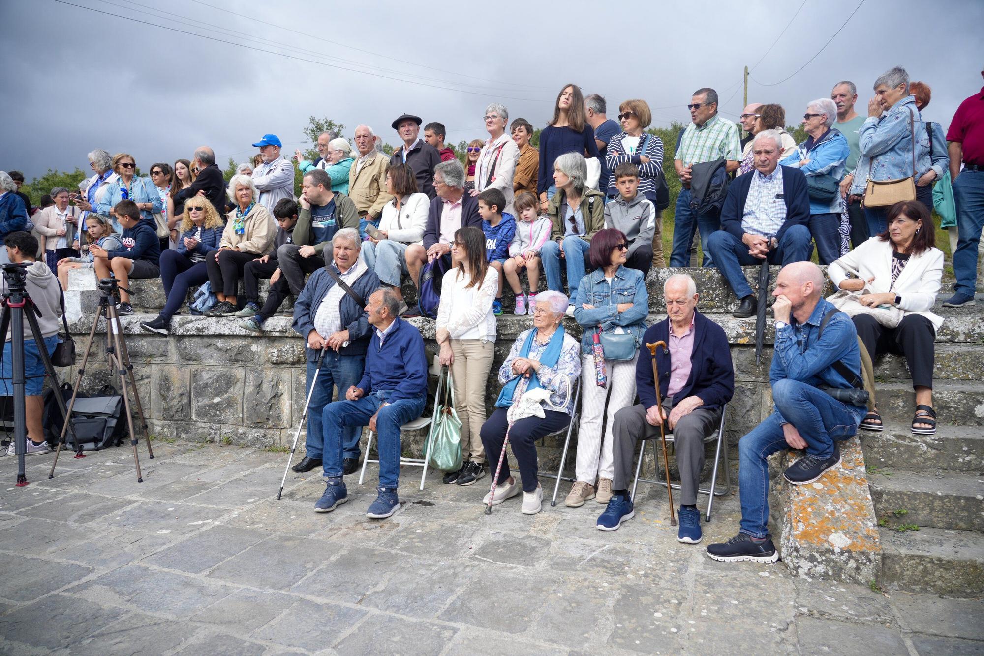 En imágenes: Homenaje a los pueblos desaparecidos por el embalse de Ullíbarri-Gamboa