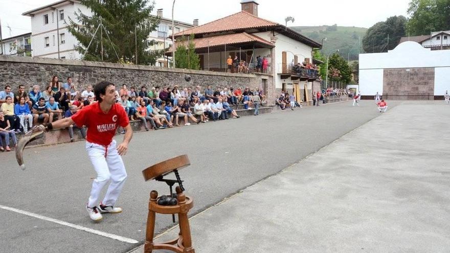 Barberena, en la 38 edición del Campeonato de Laxoa Baztan - Erreka entre Irurita Miguelene e Irurita Biek.