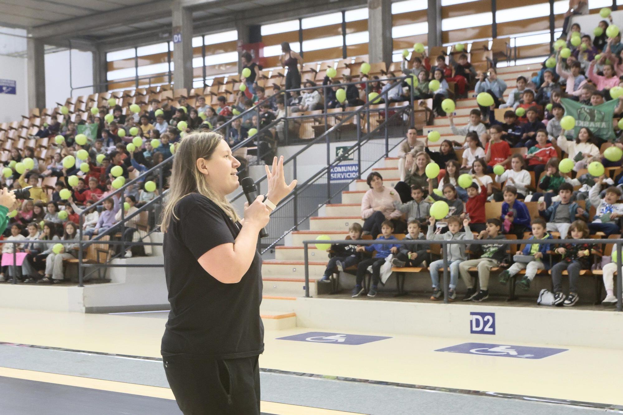 En imágenes: Entrenamiento del Araski en Mendizorroza con alumnos de Olabide