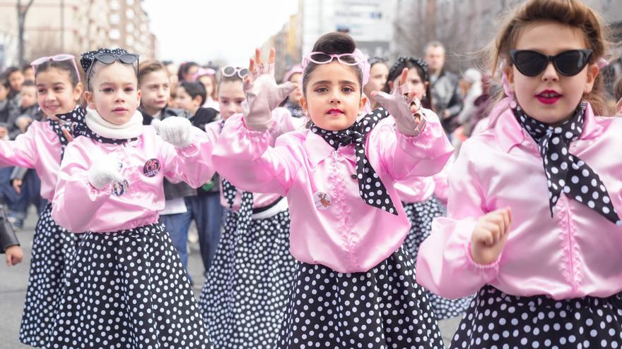 Los pintores de Vitoria recorren la capital alavesa en Carnaval