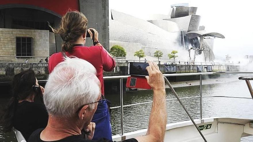 Las rutas por la ría crecen en turistas y embarcaciones