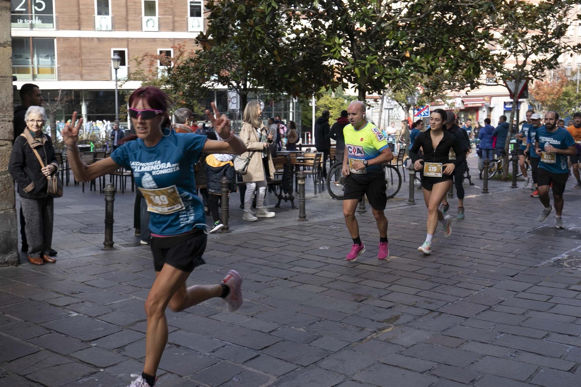 En imágenes: Miles de personas participan en La Conquista de la Almendra