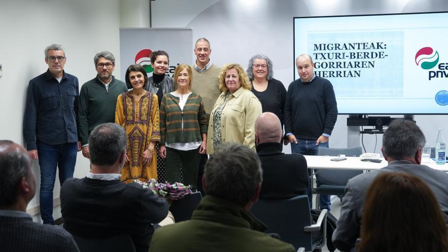 El PNV reafirma su apuesta por &quot;el modelo vasco de acogida e integración&quot; de los migrantes