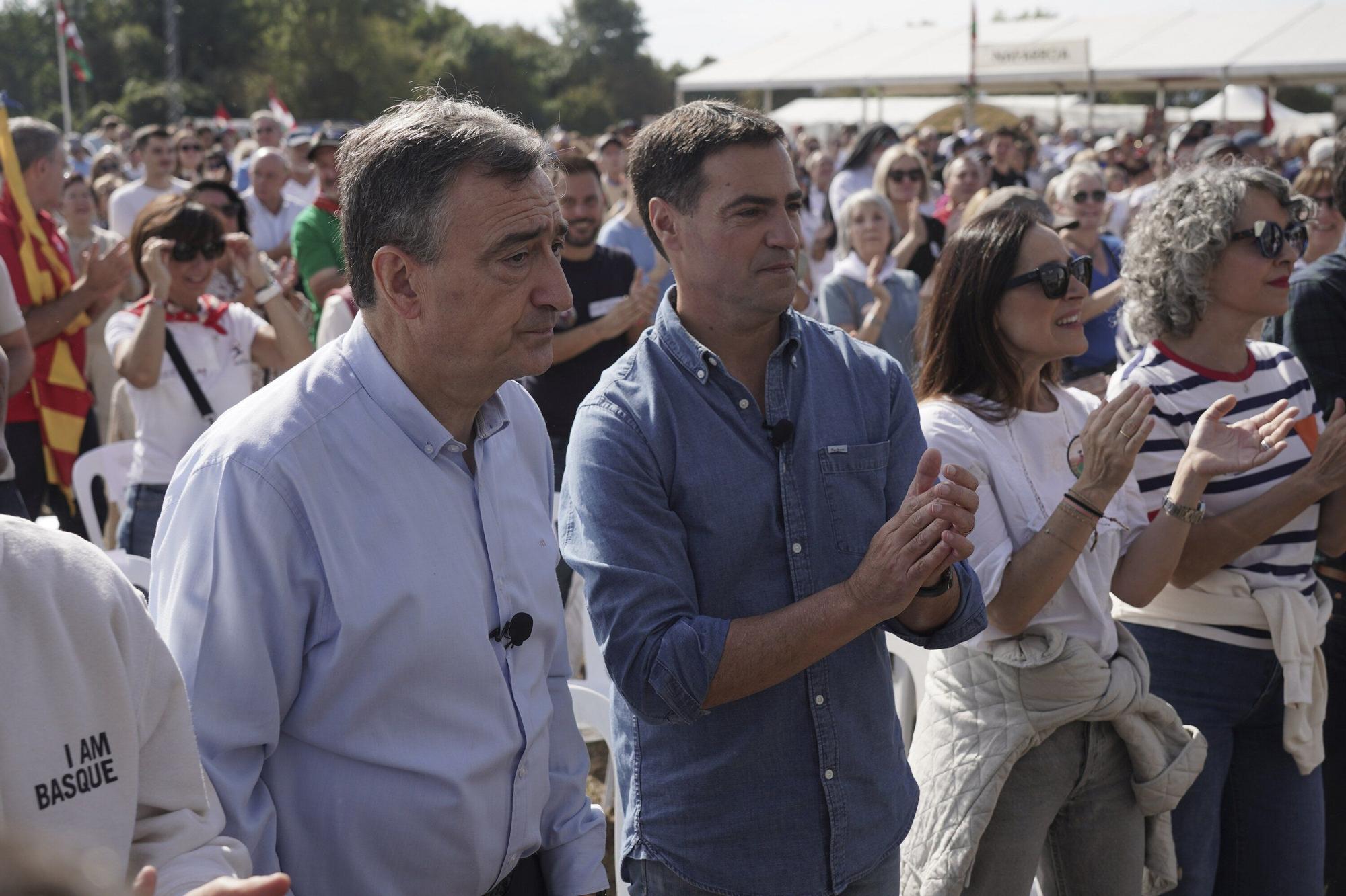 En imágenes: El Alderdi Eguna reúne a miles de jeltzales en un ambiente festivo