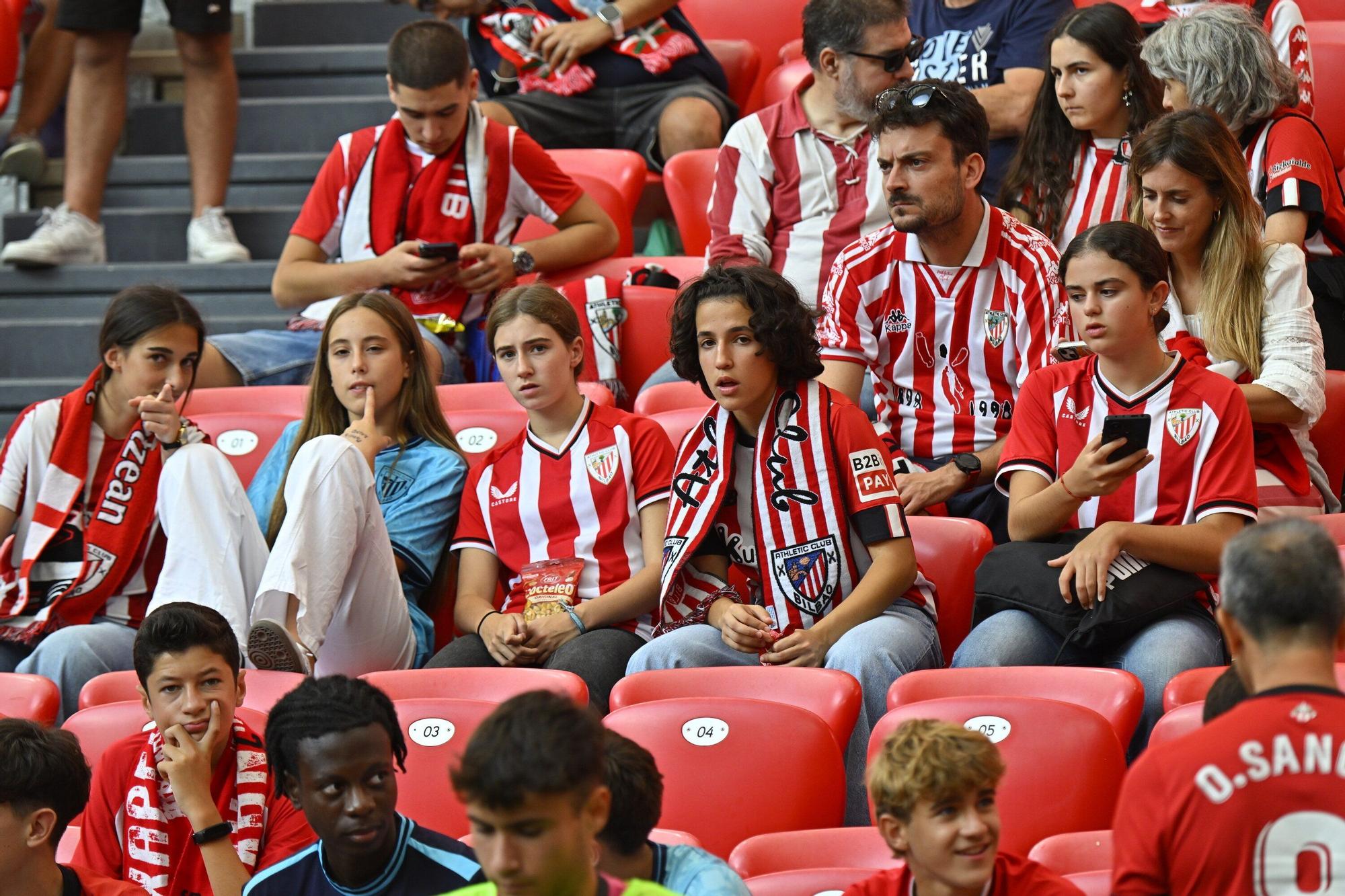 En imágenes: ¿Has estado en San Mamés viendo el Athletic-Arsenal? Búscate en nuestra galería