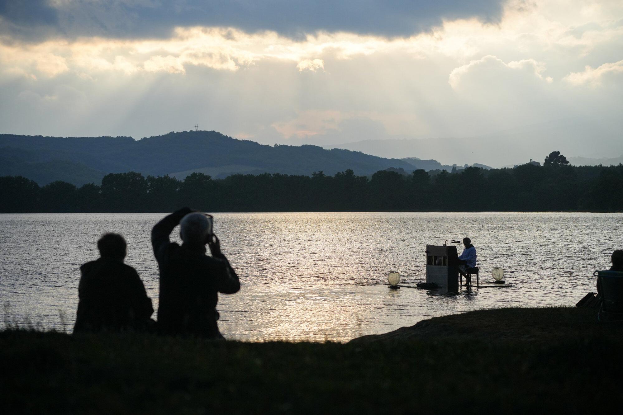 En imágenes: El embalse de Urrunaga disfruta con ‘Caribe Flotante’