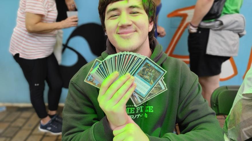 Mañana de torneo “Magic The Gathering”, juegos para los más frikis en la txosna Aixeberri