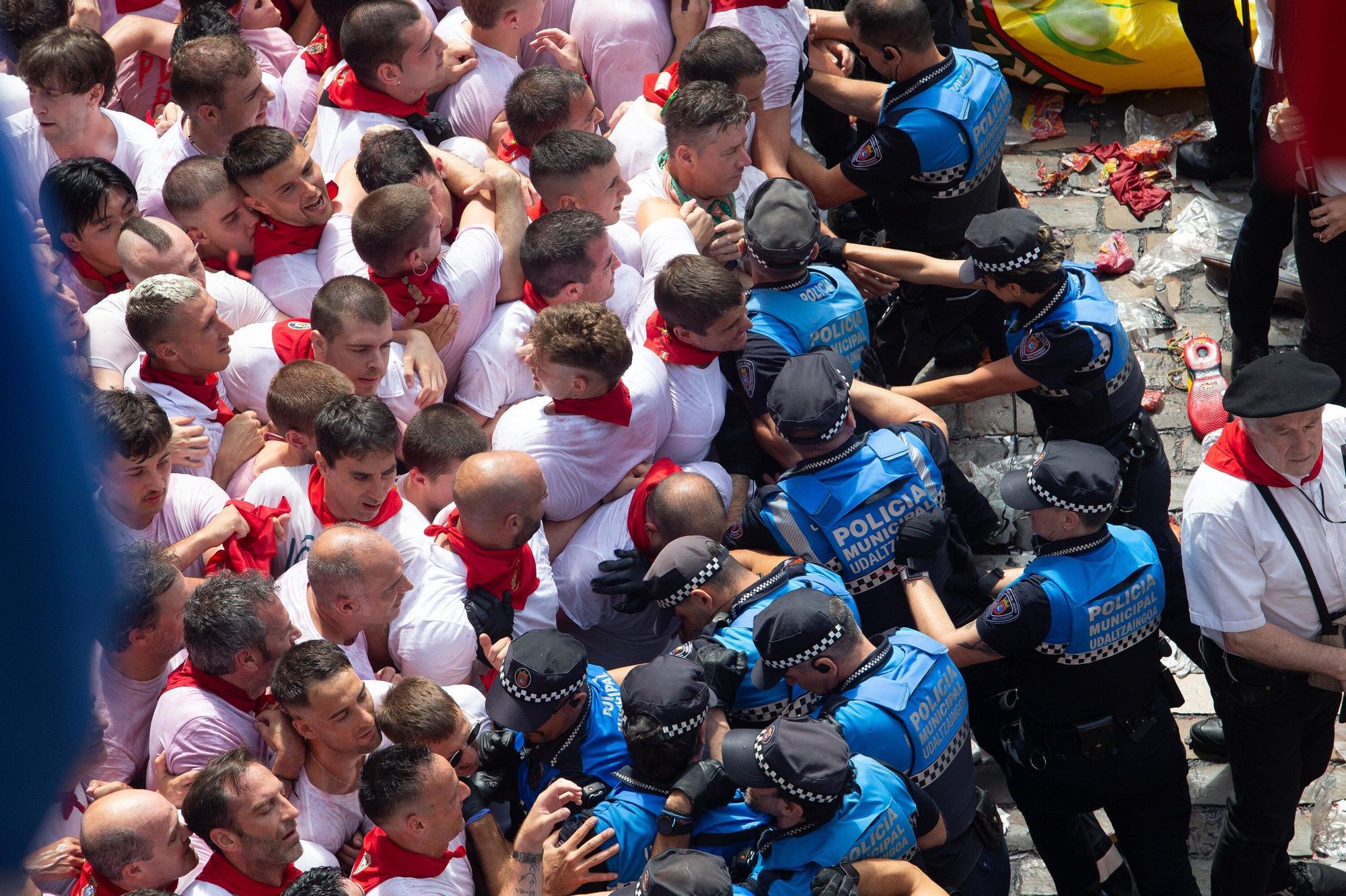 Fotos del  Chupinazo de San Fermín 2025 en Pamplona: ¡La fiesta más internacional se enciende con un grito solidario por Palestina!