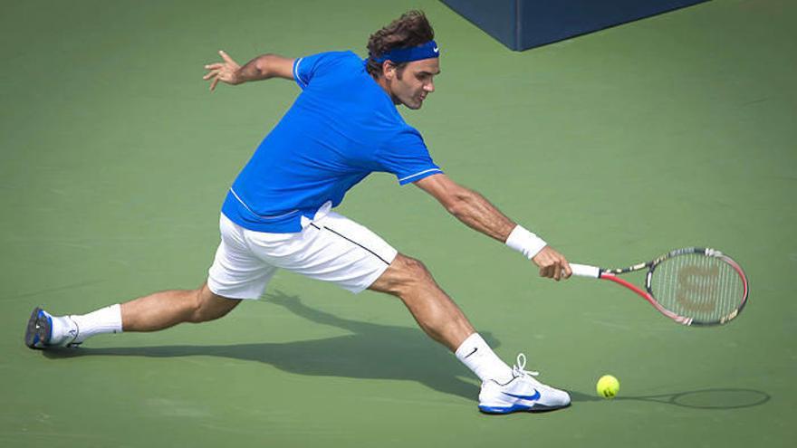 Federer comienza fuerte