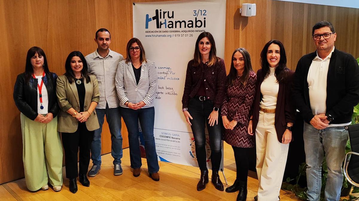 Los participantes en una de las actividades de Hiru Hamabi.