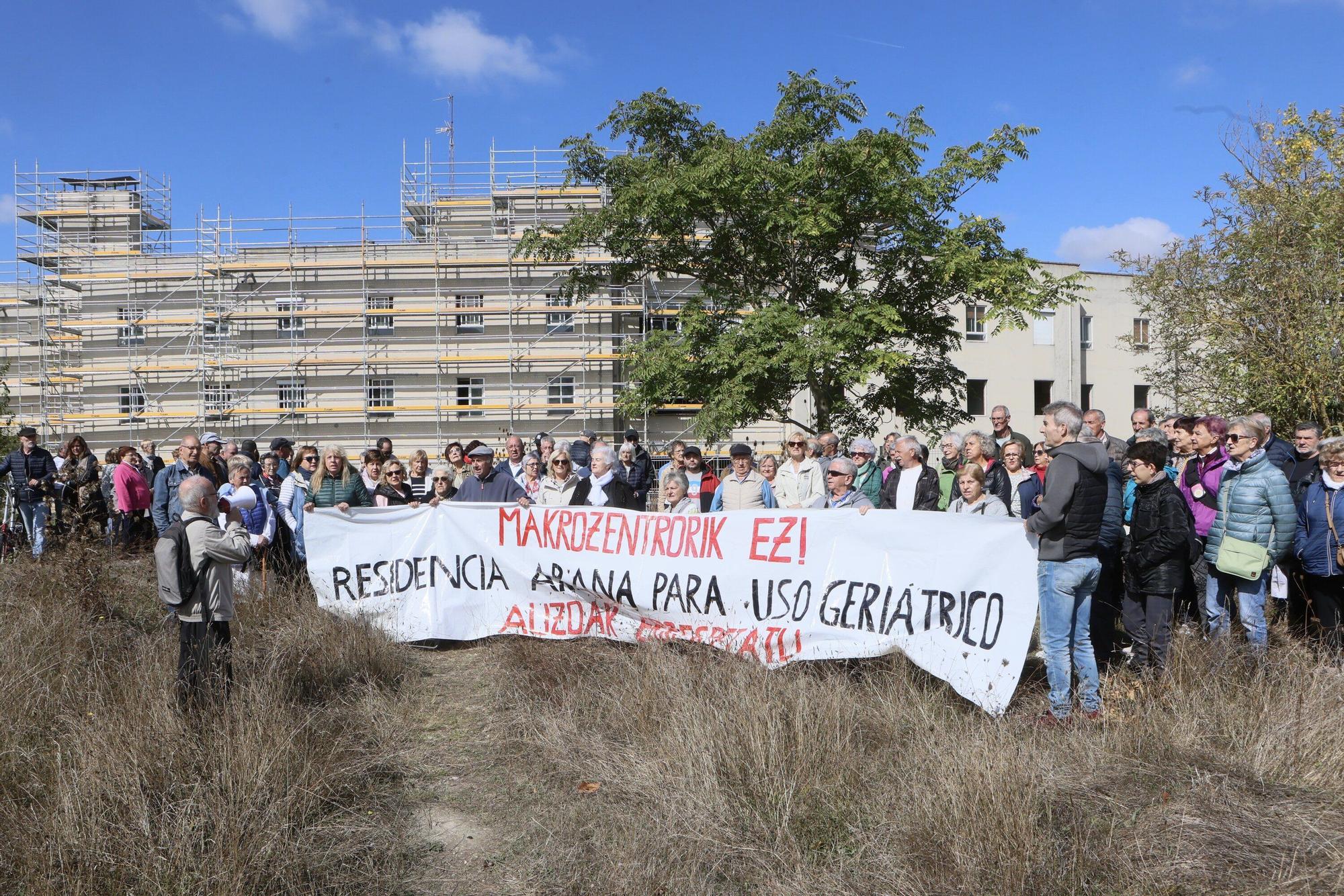 En imágenes: Piden reabrir la residencia de Arana como geriátrico