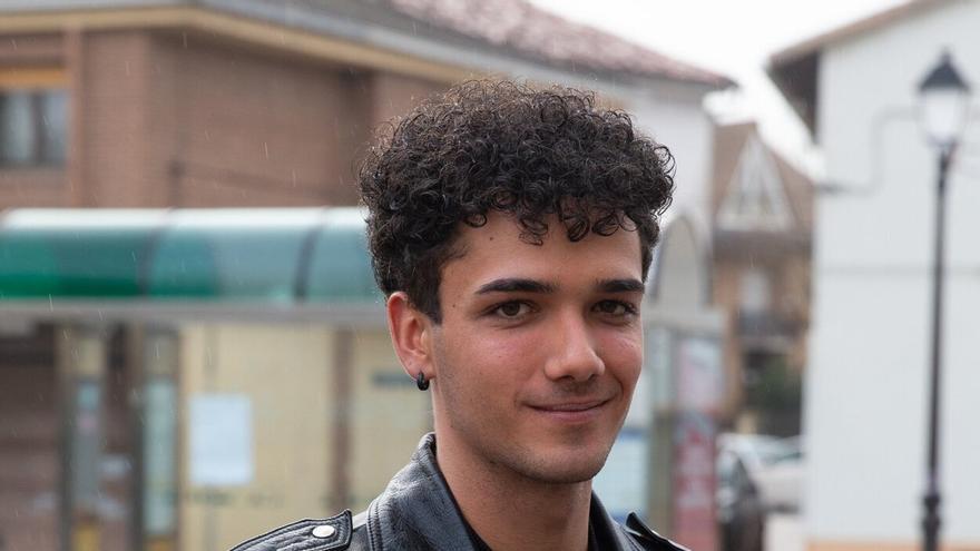 Iker Del Ollo, alumno del taller de jardinería de Ilundain: “Llegué bastante mal y ahora estoy centrado y con empleo”