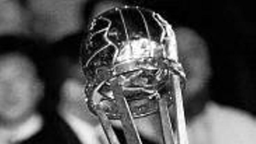 Peñarol, primer tricampeón